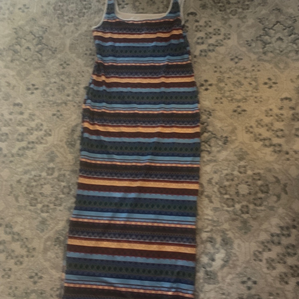 Fitted sexy midi dress ready to take you on a cruise.  Small stripes tank top